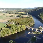 Au Pied Du Chateau - 5 A 11 Personnes - Baignade-canoe-piste Cyclable A 100 M 캬스텔노라샤펠