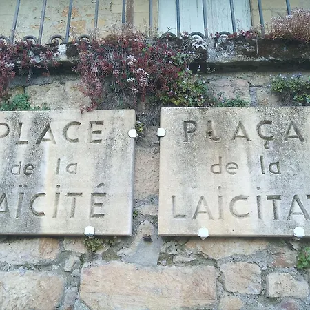 Dom wakacyjny Au Pied Du Chateau - 5 A 11 Personnes - Baignade-canoe-piste Cyclable A 100 M