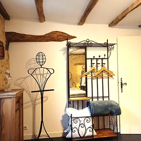 Holiday home Au Pied Du Chateau - 5 A 11 Personnes - Baignade-canoe-piste Cyclable A 100 M Castelnaud La Chapelle