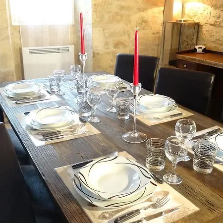 Au Pied Du Chateau - 5 A 11 Personnes - Baignade-canoe-piste Cyclable A 100 M *