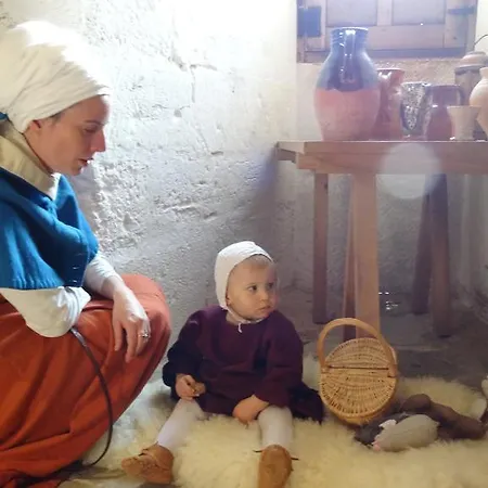 Prázdninový dům Au Pied Du Chateau - 5 A 11 Personnes - Baignade-canoe-piste Cyclable A 100 M