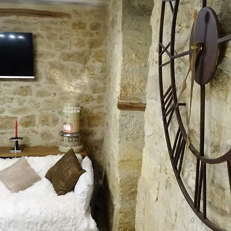 Au Pied Du Chateau - 5 A 11 Personnes - Baignade-canoe-piste Cyclable A 100 M Dom wakacyjny *