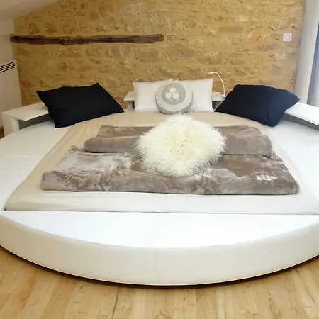 Prázdninový dům Au Pied Du Chateau - 5 A 11 Personnes - Baignade-canoe-piste Cyclable A 100 M