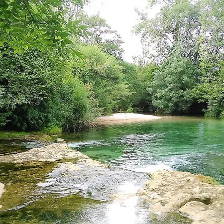 Au Pied Du Chateau - 5 A 11 Personnes - Baignade-canoe-piste Cyclable A 100 M Castelnaud La Chapelle