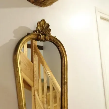 Au Pied Du Chateau - 5 A 11 Personnes - Baignade-canoe-piste Cyclable A 100 M