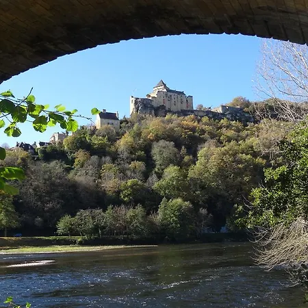 Au Pied Du Chateau - 5 A 11 Personnes - Baignade-canoe-piste Cyclable A 100 M * Castelnaud La Chapelle