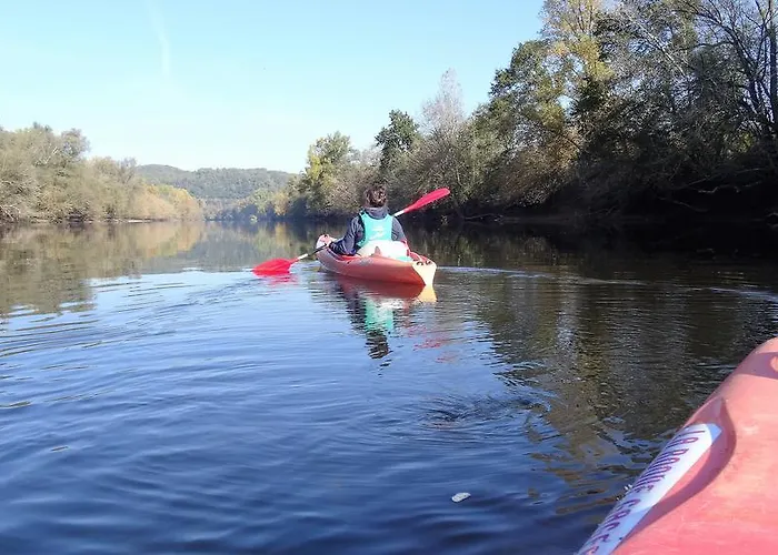 Au Pied Du Chateau - 5 A 11 Personnes - Baignade-canoe-piste Cyclable A 100 M