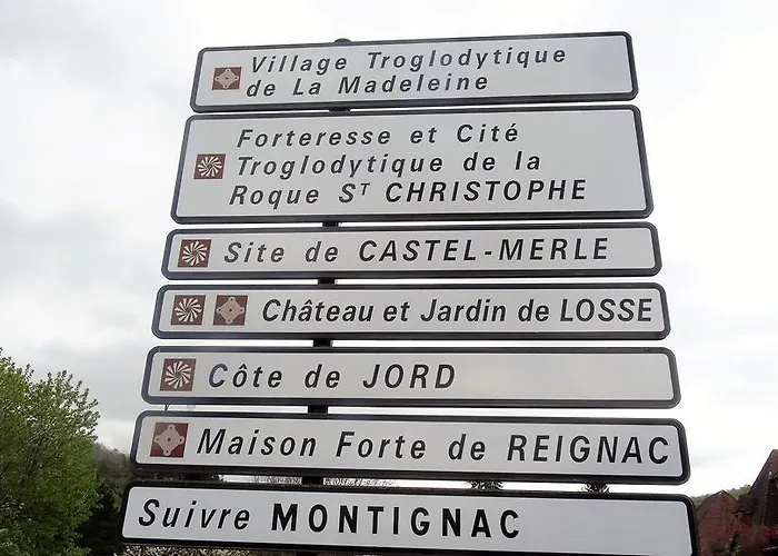 Au Pied Du Chateau - 5 A 11 Personnes - Baignade-canoe-piste Cyclable A 100 M 펜션