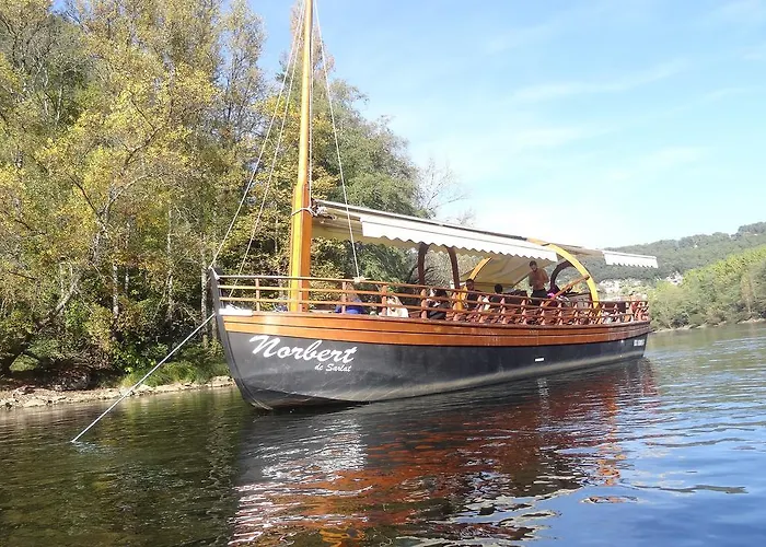 펜션 Au Pied Du Chateau - 5 A 11 Personnes - Baignade-canoe-piste Cyclable A 100 M 캬스텔노라샤펠